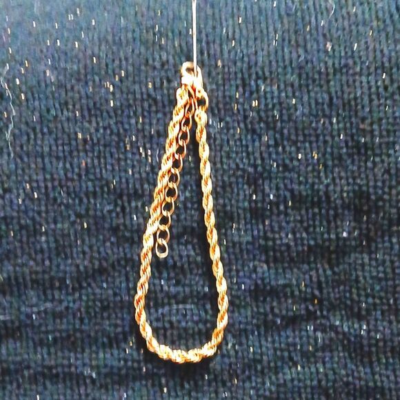 Jewelry - Elegant Gold Braided Bracelet